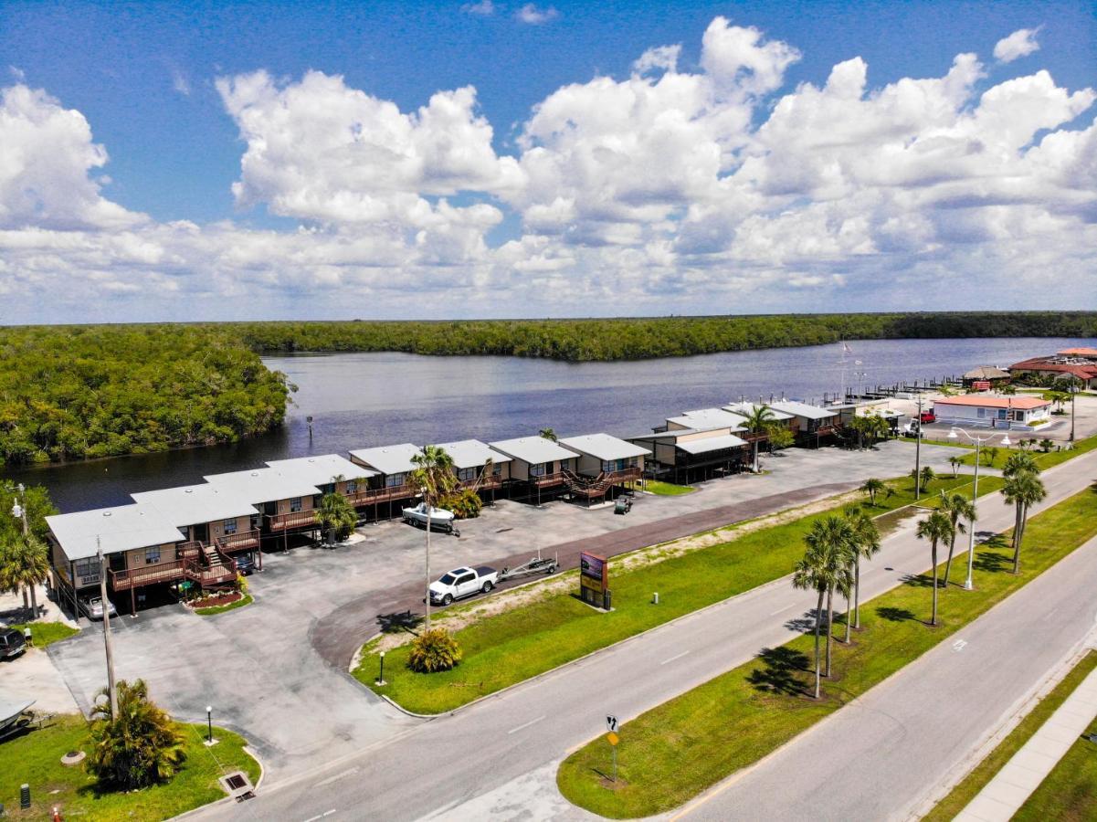 River Wilderness Waterfront Cabins Everglades City Exteriör bild