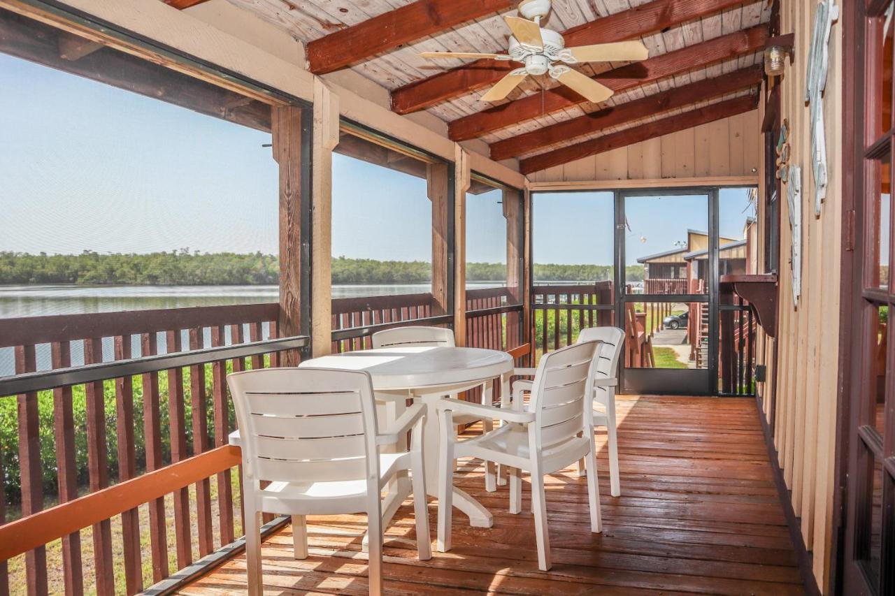 River Wilderness Waterfront Cabins Everglades City Exteriör bild