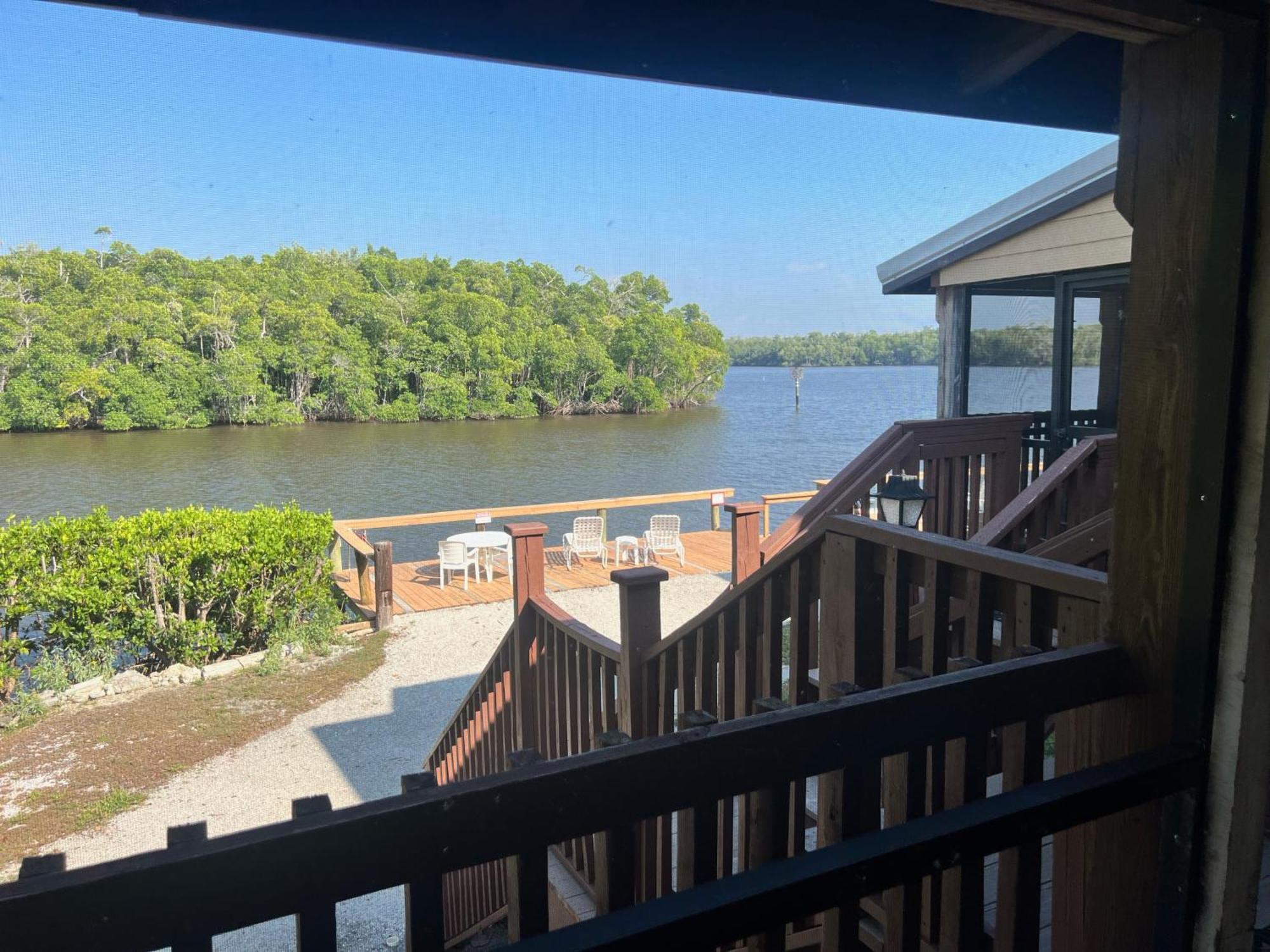 River Wilderness Waterfront Cabins Everglades City Exteriör bild